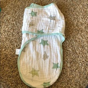 Aden + Anais large cotton swaddle size 3-6 months